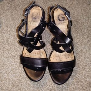Strappy wedge sandles